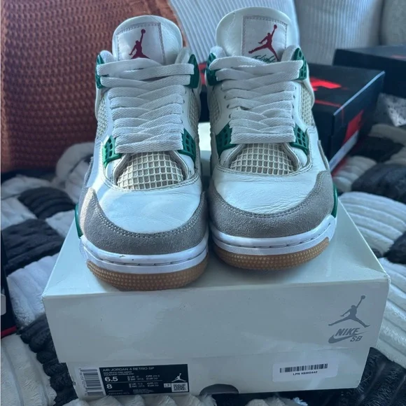 Jordan 4 Retro SB Pine green - Picture 1 of 6